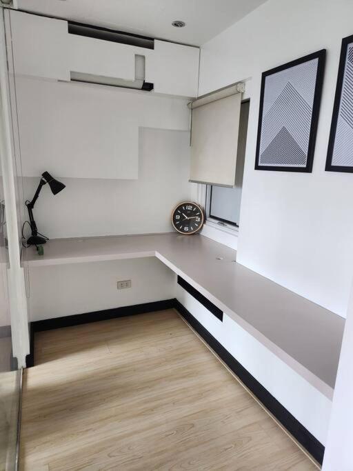 Enjoy Bgc Sunset And Golf Course View 2 Bedroom Loft With 100Mbps Internet Connection Manila Bagian luar foto